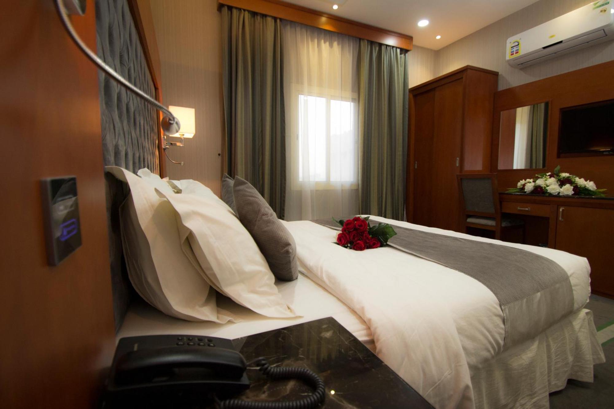 Shaty Alhayat Hotel Suites เจดดาห์ ภายนอก รูปภาพ