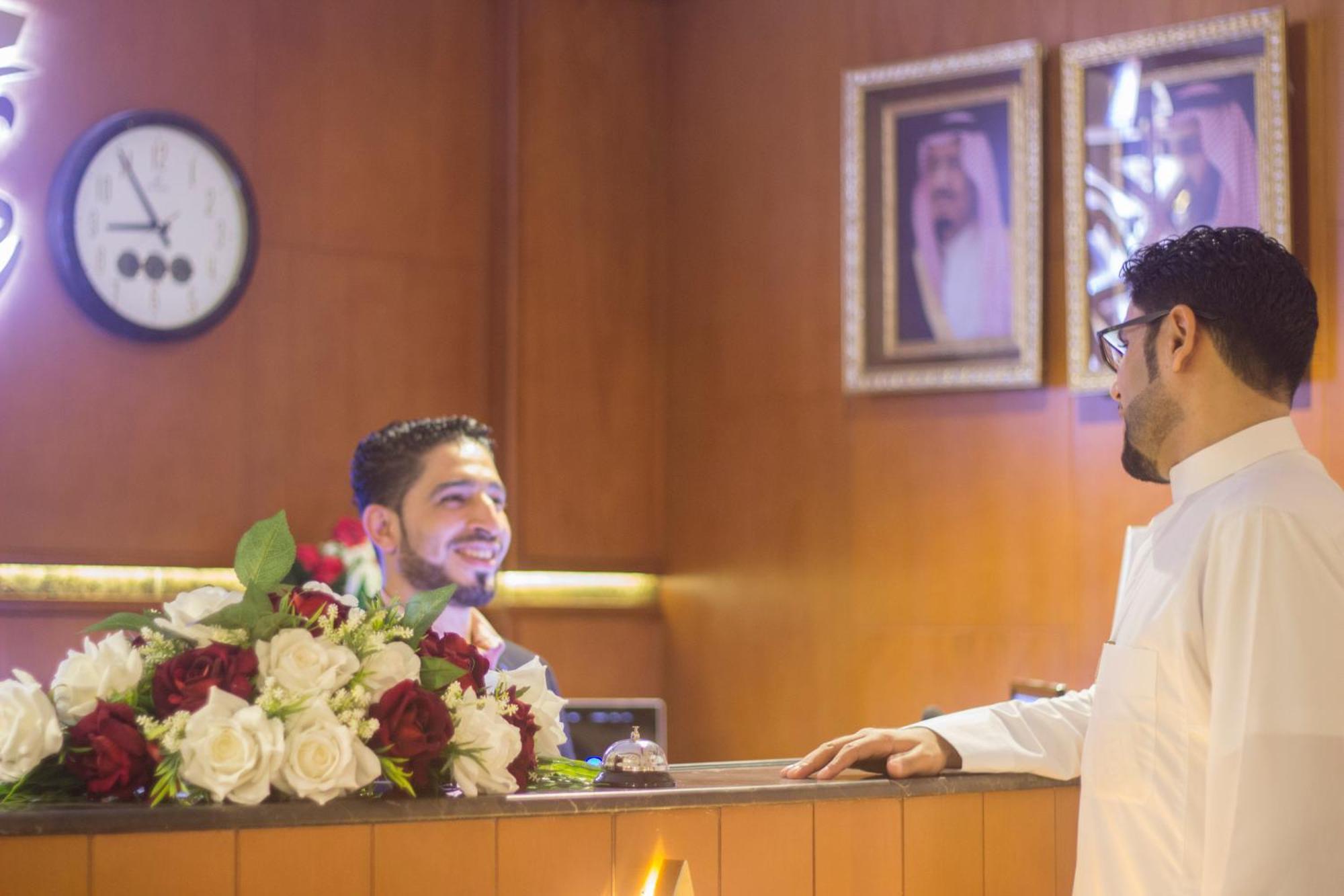 Shaty Alhayat Hotel Suites เจดดาห์ ภายนอก รูปภาพ