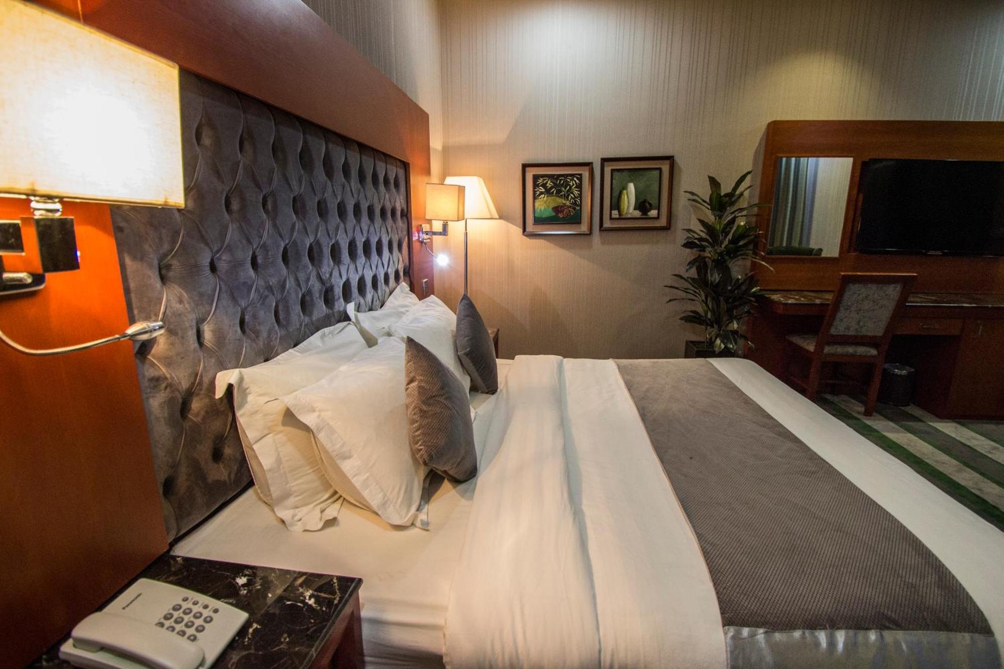 Shaty Alhayat Hotel Suites เจดดาห์ ภายนอก รูปภาพ