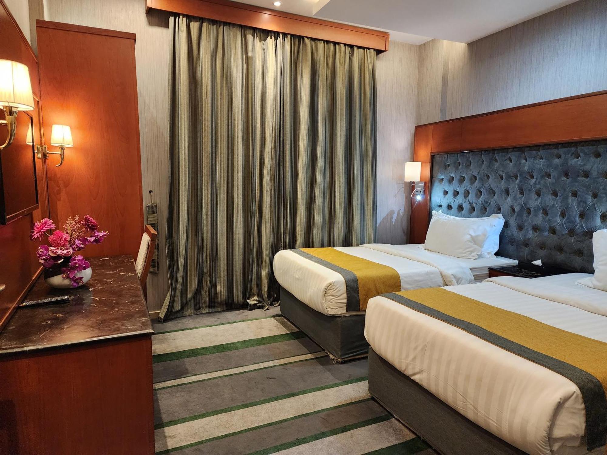 Shaty Alhayat Hotel Suites เจดดาห์ ภายนอก รูปภาพ