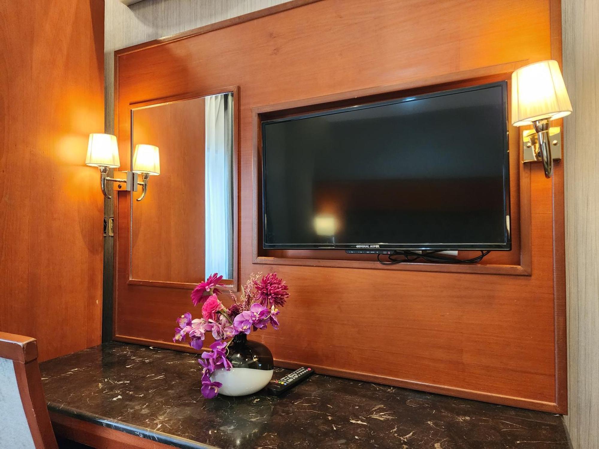 Shaty Alhayat Hotel Suites เจดดาห์ ภายนอก รูปภาพ