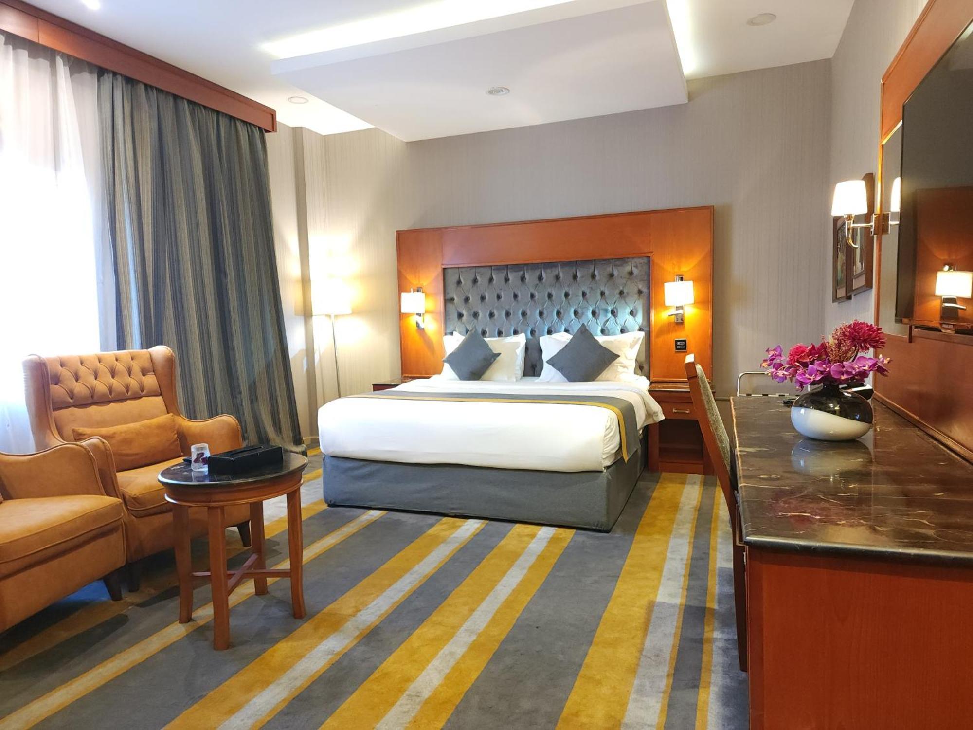 Shaty Alhayat Hotel Suites เจดดาห์ ภายนอก รูปภาพ