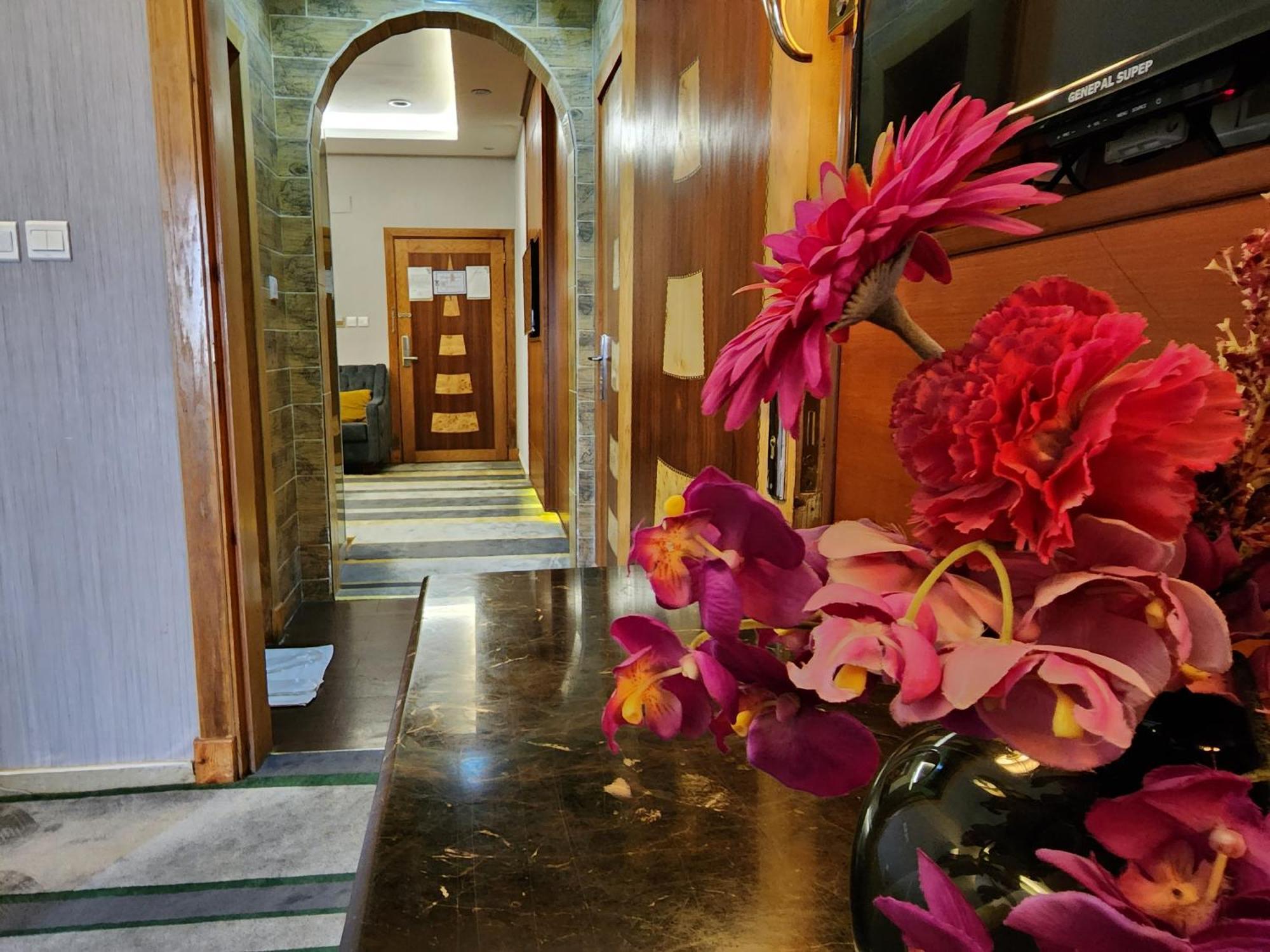 Shaty Alhayat Hotel Suites เจดดาห์ ภายนอก รูปภาพ