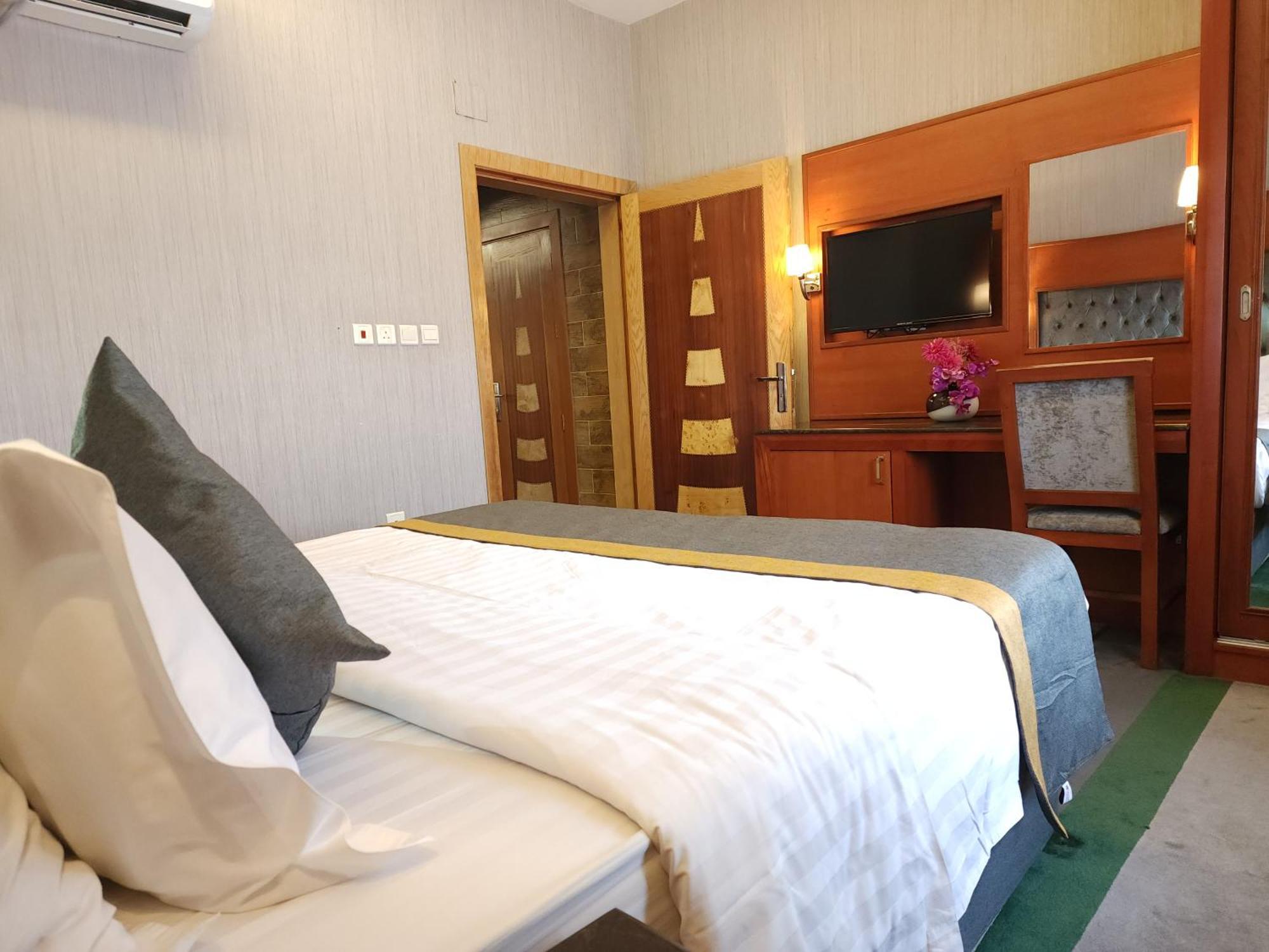 Shaty Alhayat Hotel Suites เจดดาห์ ภายนอก รูปภาพ