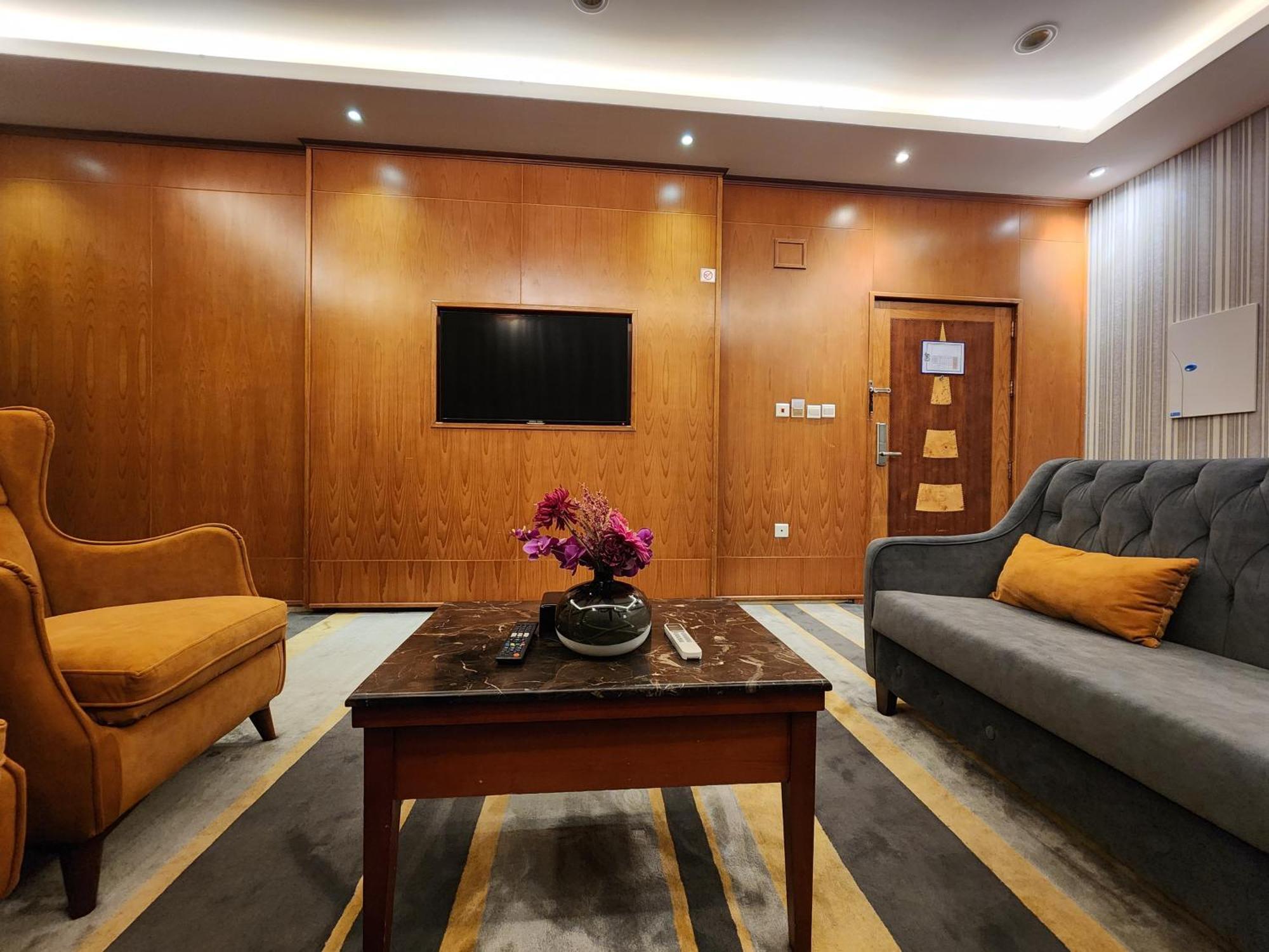 Shaty Alhayat Hotel Suites เจดดาห์ ภายนอก รูปภาพ