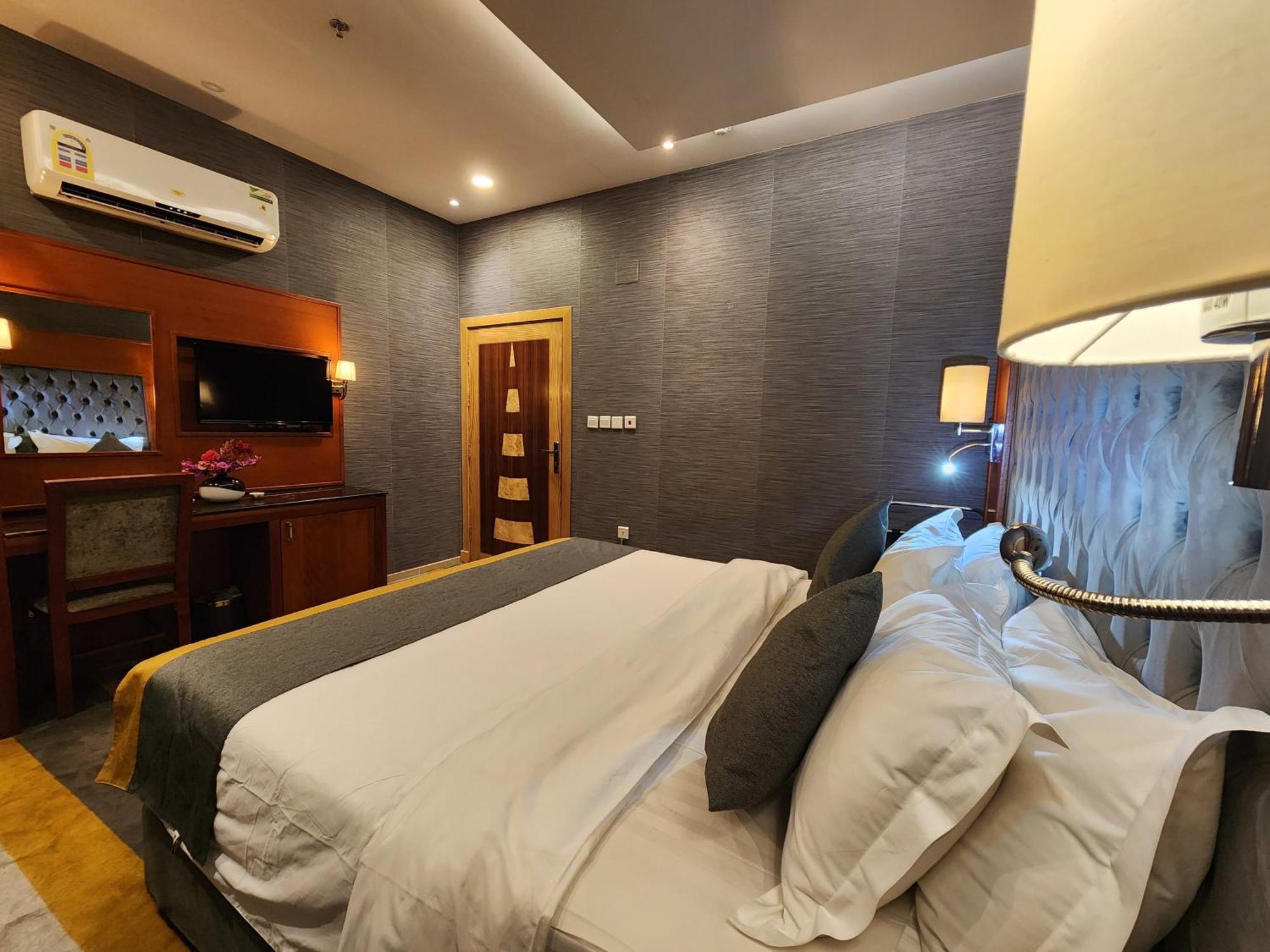 Shaty Alhayat Hotel Suites เจดดาห์ ภายนอก รูปภาพ