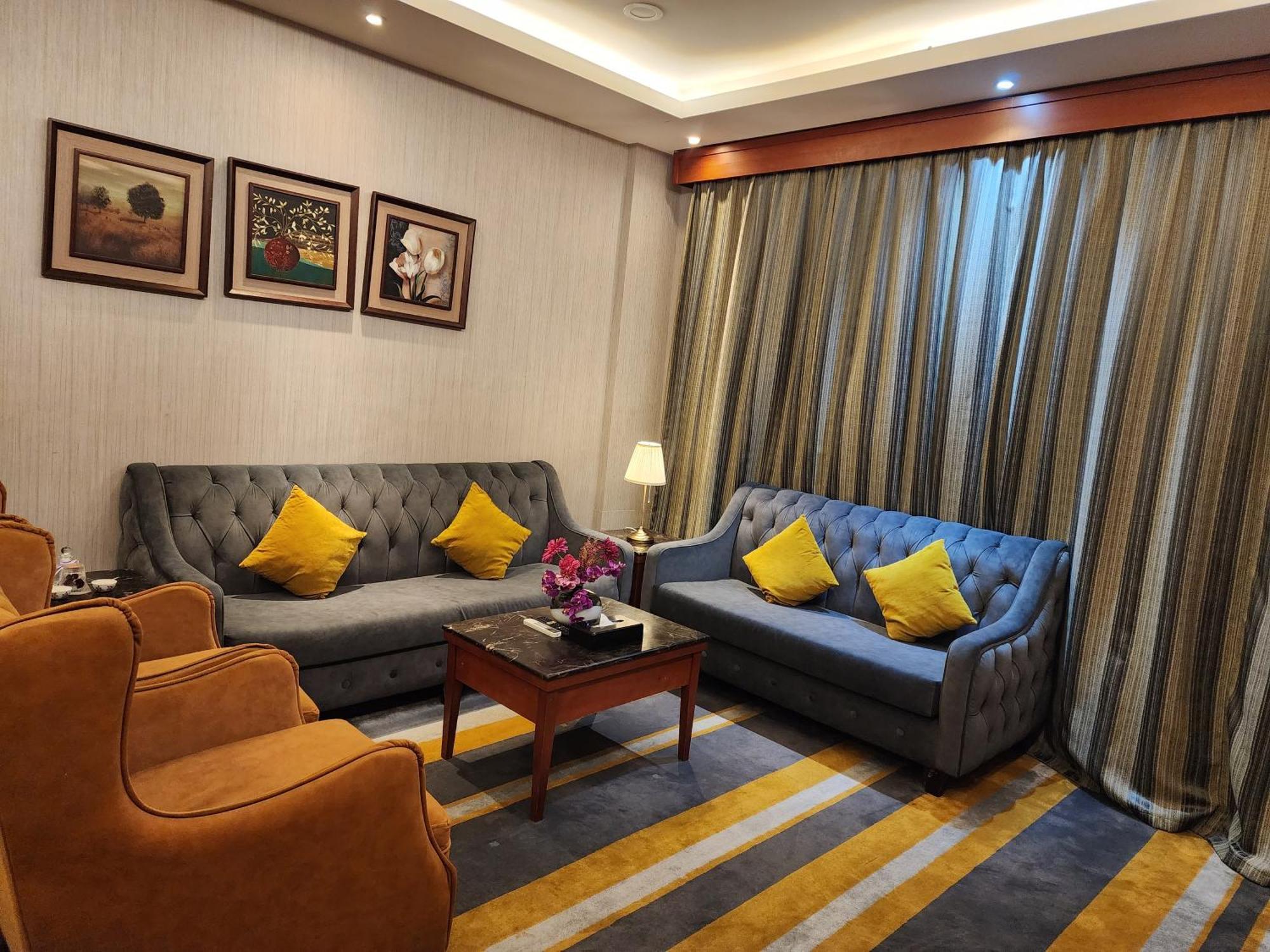 Shaty Alhayat Hotel Suites เจดดาห์ ภายนอก รูปภาพ