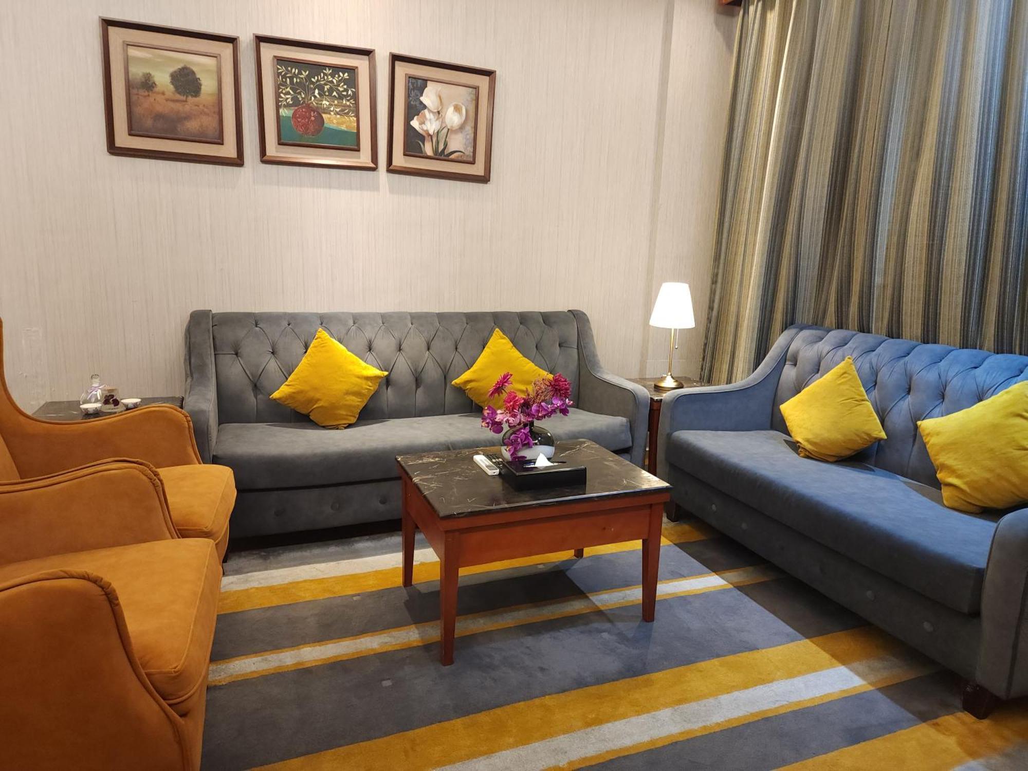 Shaty Alhayat Hotel Suites เจดดาห์ ภายนอก รูปภาพ