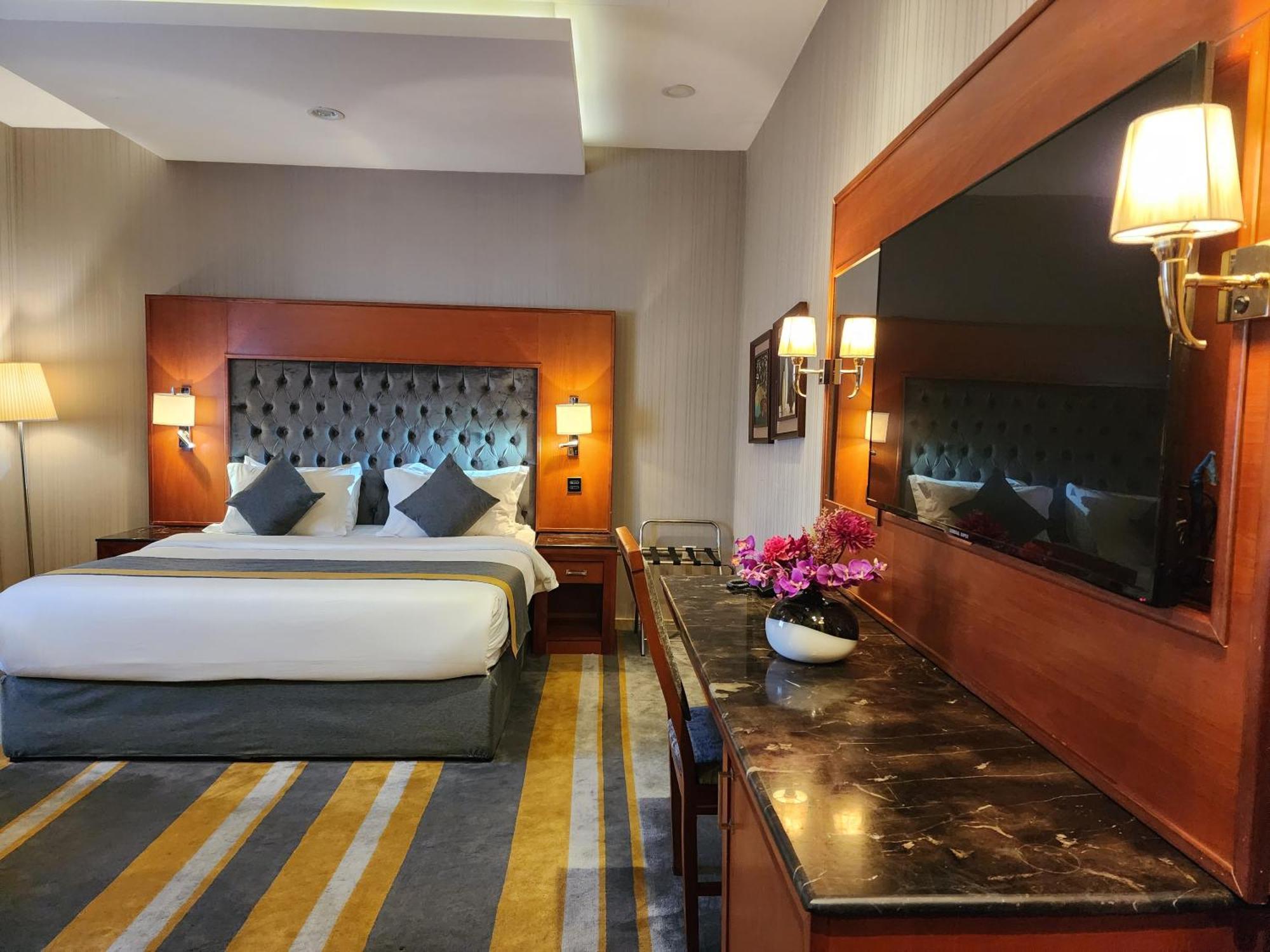 Shaty Alhayat Hotel Suites เจดดาห์ ภายนอก รูปภาพ