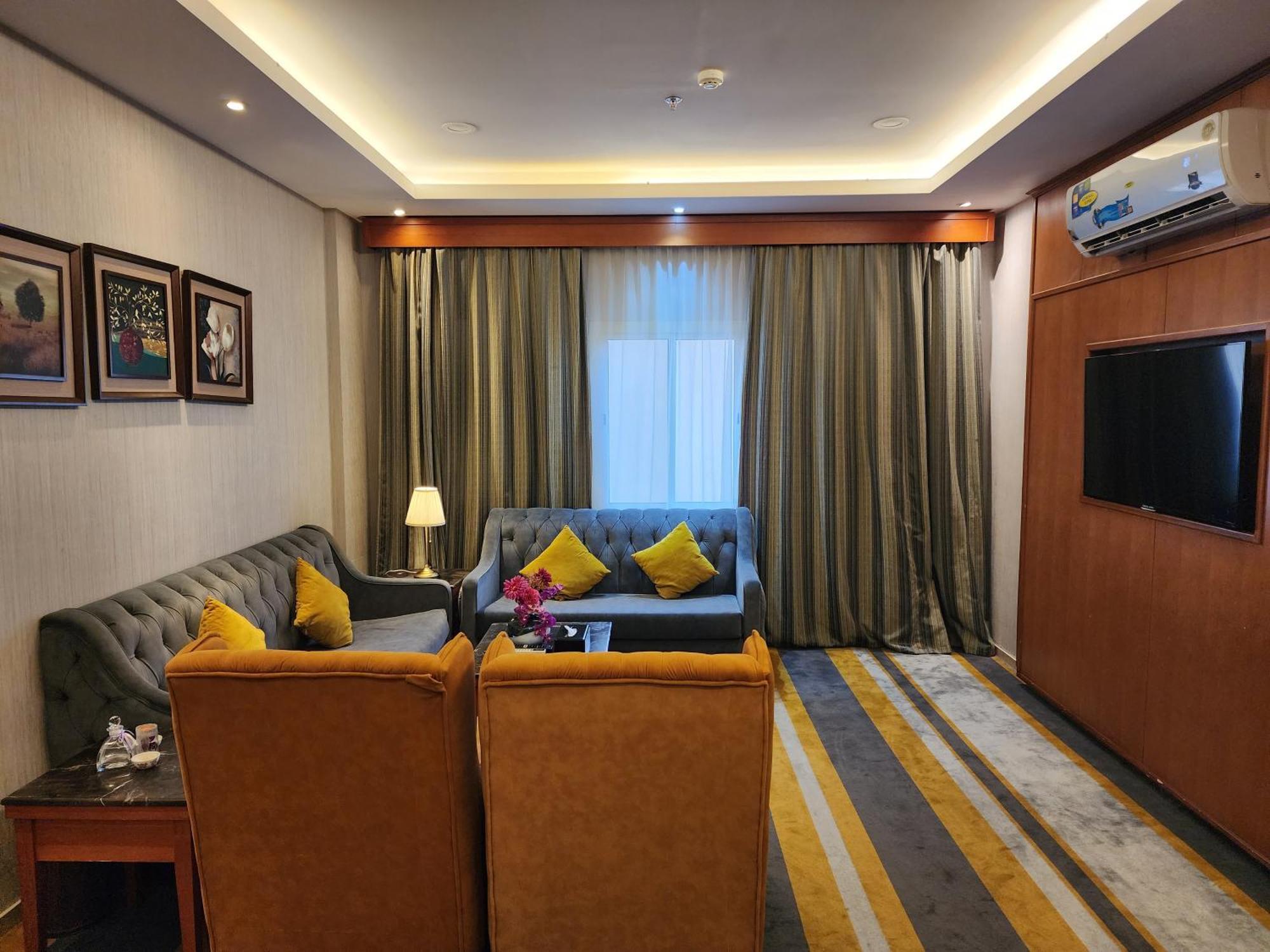 Shaty Alhayat Hotel Suites เจดดาห์ ภายนอก รูปภาพ