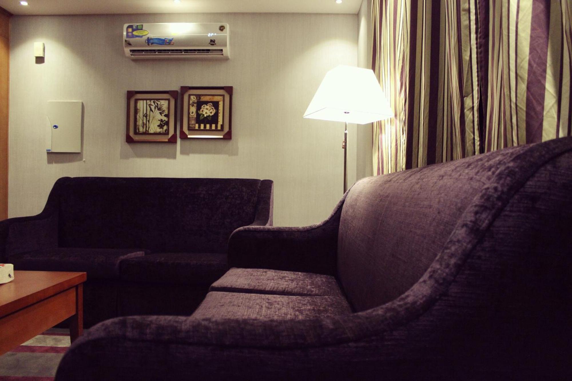 Shaty Alhayat Hotel Suites เจดดาห์ ภายนอก รูปภาพ
